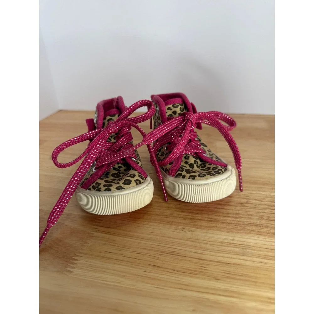 Genuine Kids from OshKosh Toddler Leopard Print‎ Sneakers – Size 3